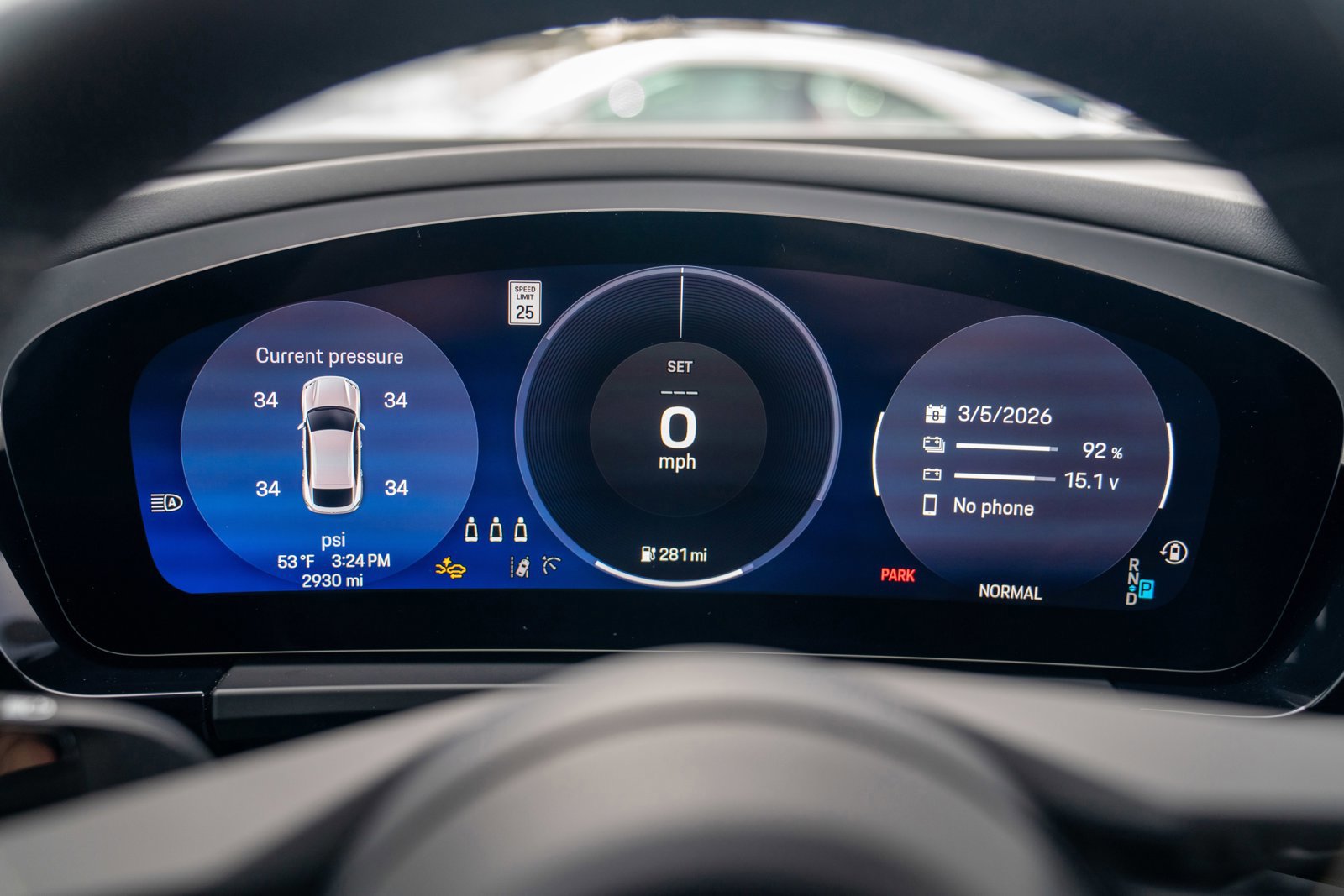 Certified 2025 Porsche Macan Electric image 14