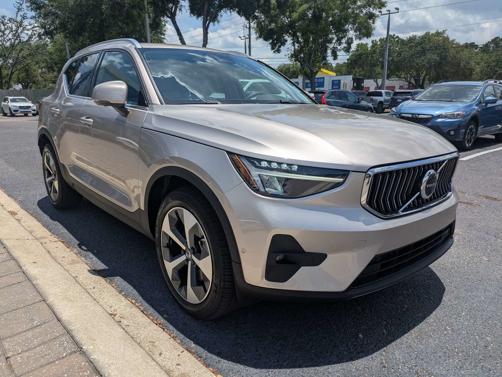 Certified 2023 Volvo XC40 B5 Plus w/ Protection Package Premier AWD/4WD image 8