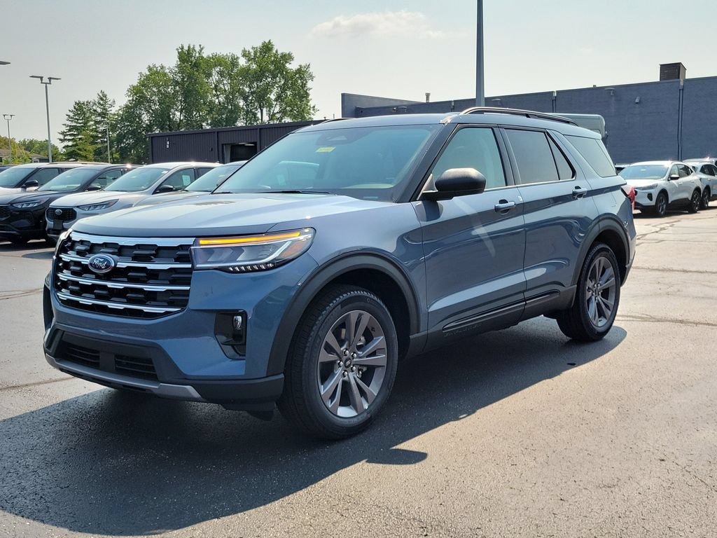 New 2026 Ford Explorer Active w/ Active Comfort Package AWD/4WD image 8