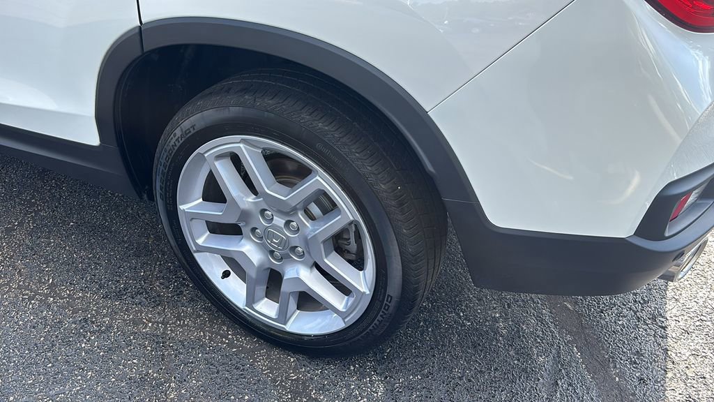 Used 2025 Honda Passport EX-L image 9