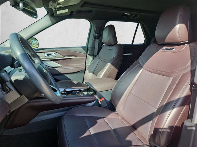 Used 2025 Ford Explorer Platinum RWD image 17