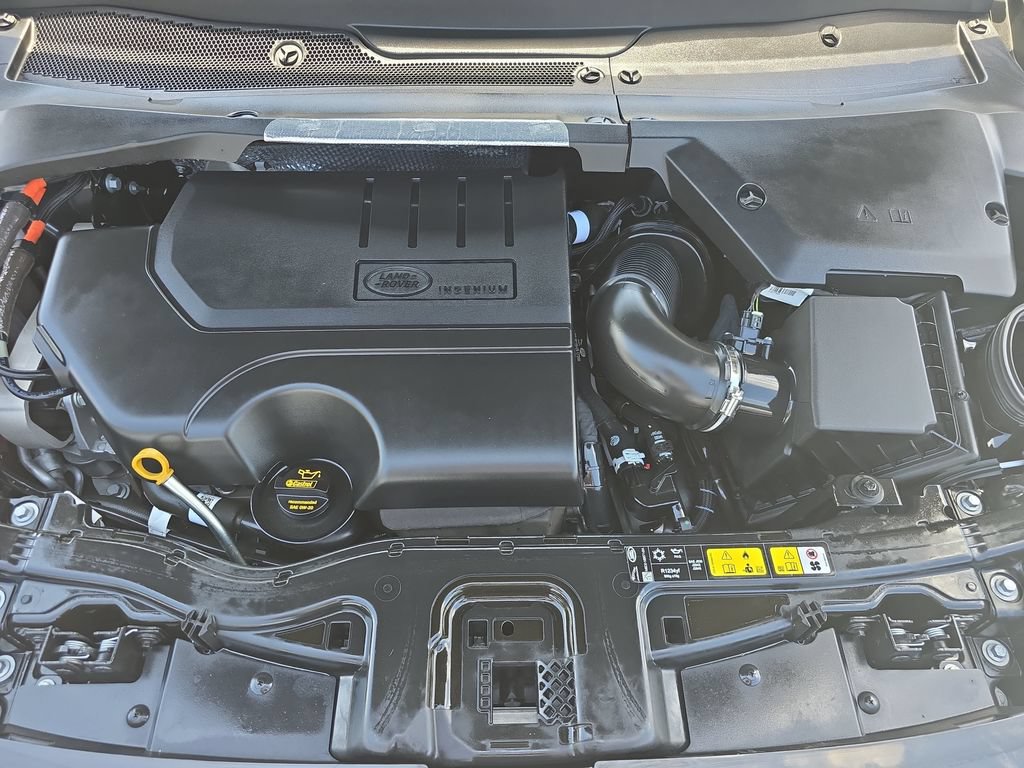Certified 2025 Land Rover Discovery Sport Dynamic SE AWD/4WD image 31