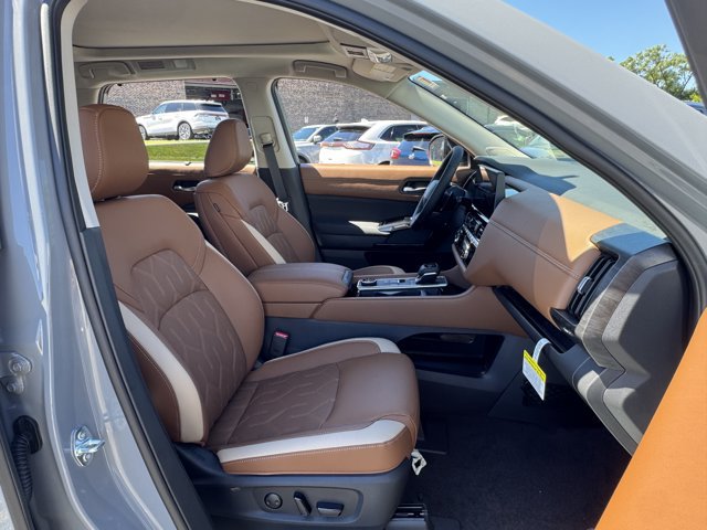 New 2026 Nissan Pathfinder Platinum AWD/4WD image 12