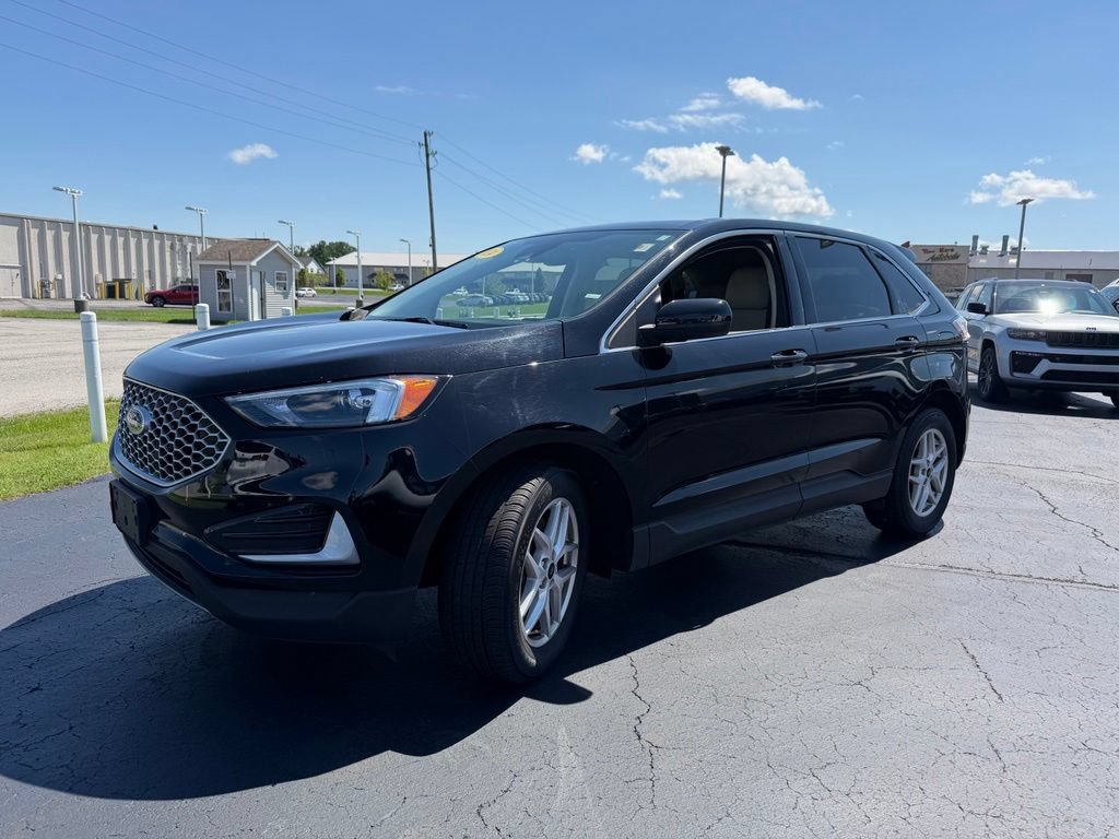 Used 2024 Ford Edge SEL AWD/4WD image 3
