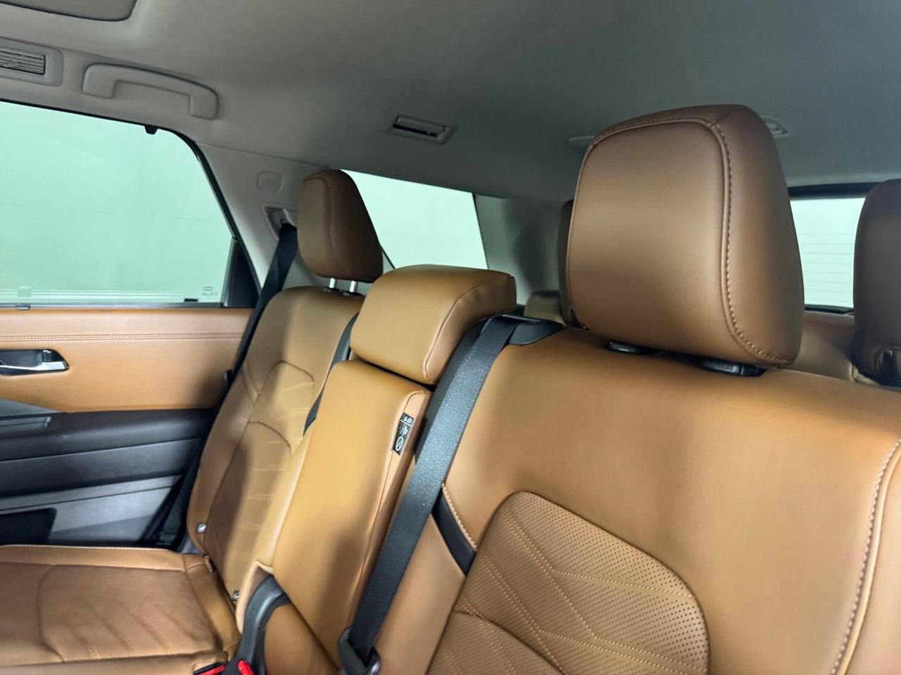 Used 2025 Nissan Pathfinder Platinum w/ Cargo Package FWD image 30