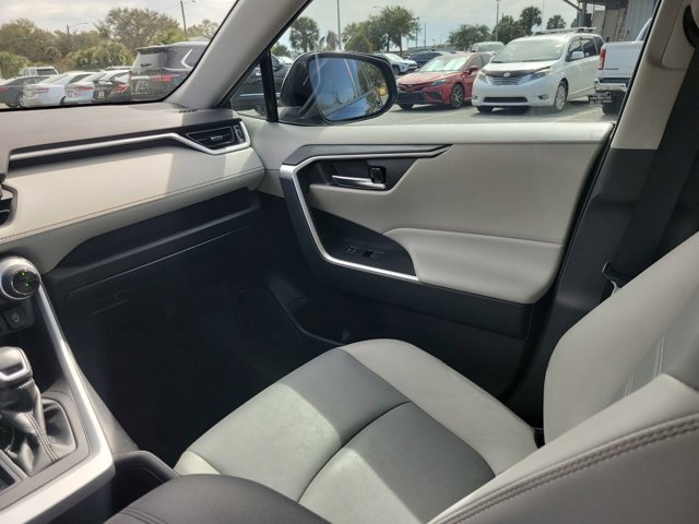 Used 2023 Toyota RAV4 XLE Premium image 23