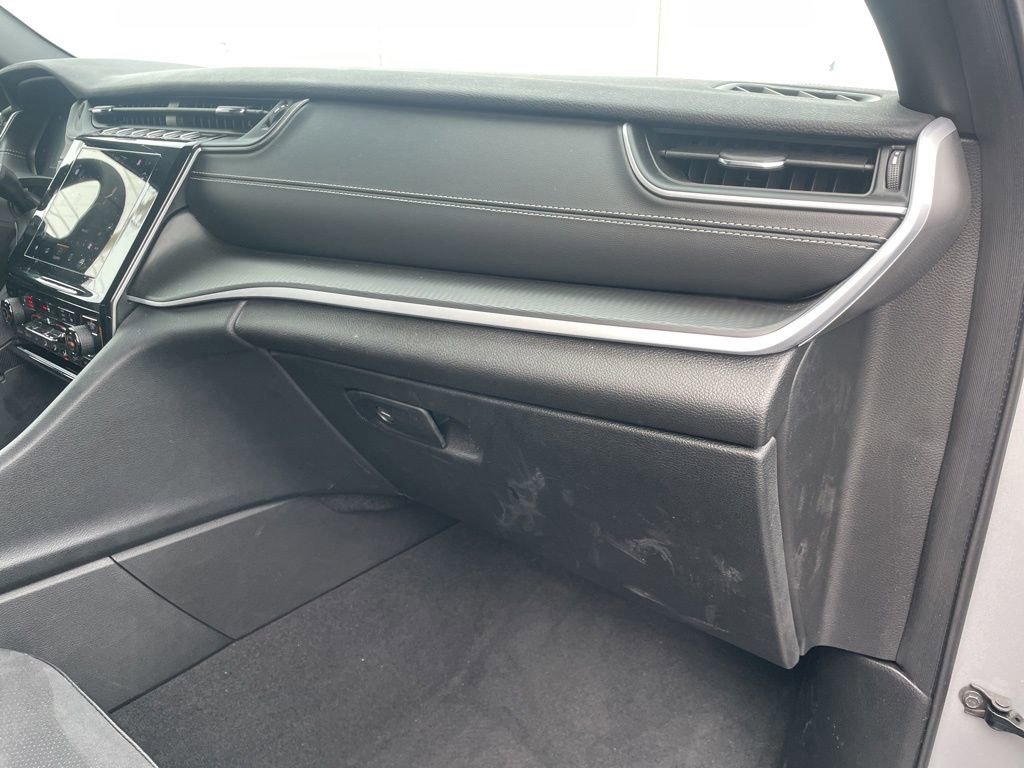 Used 2024 Jeep Grand Cherokee Altitude image 41