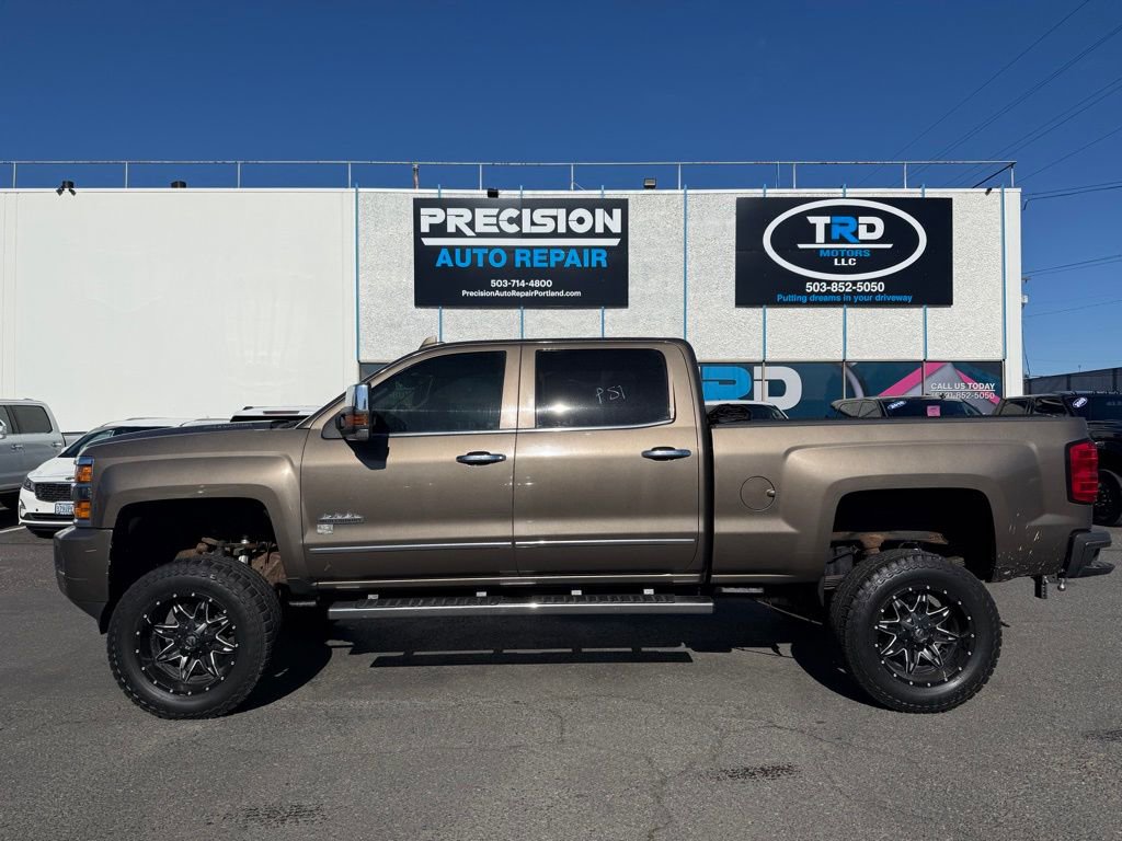 Used 2015 Chevrolet Silverado 2500 High Country image 2