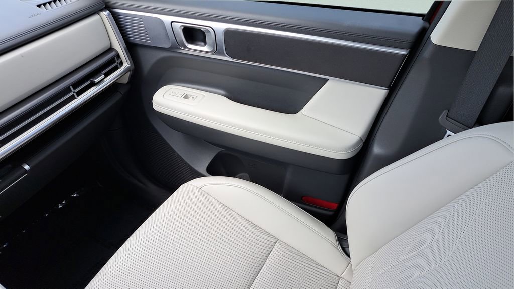 Used 2025 Hyundai Santa Fe SEL image 16