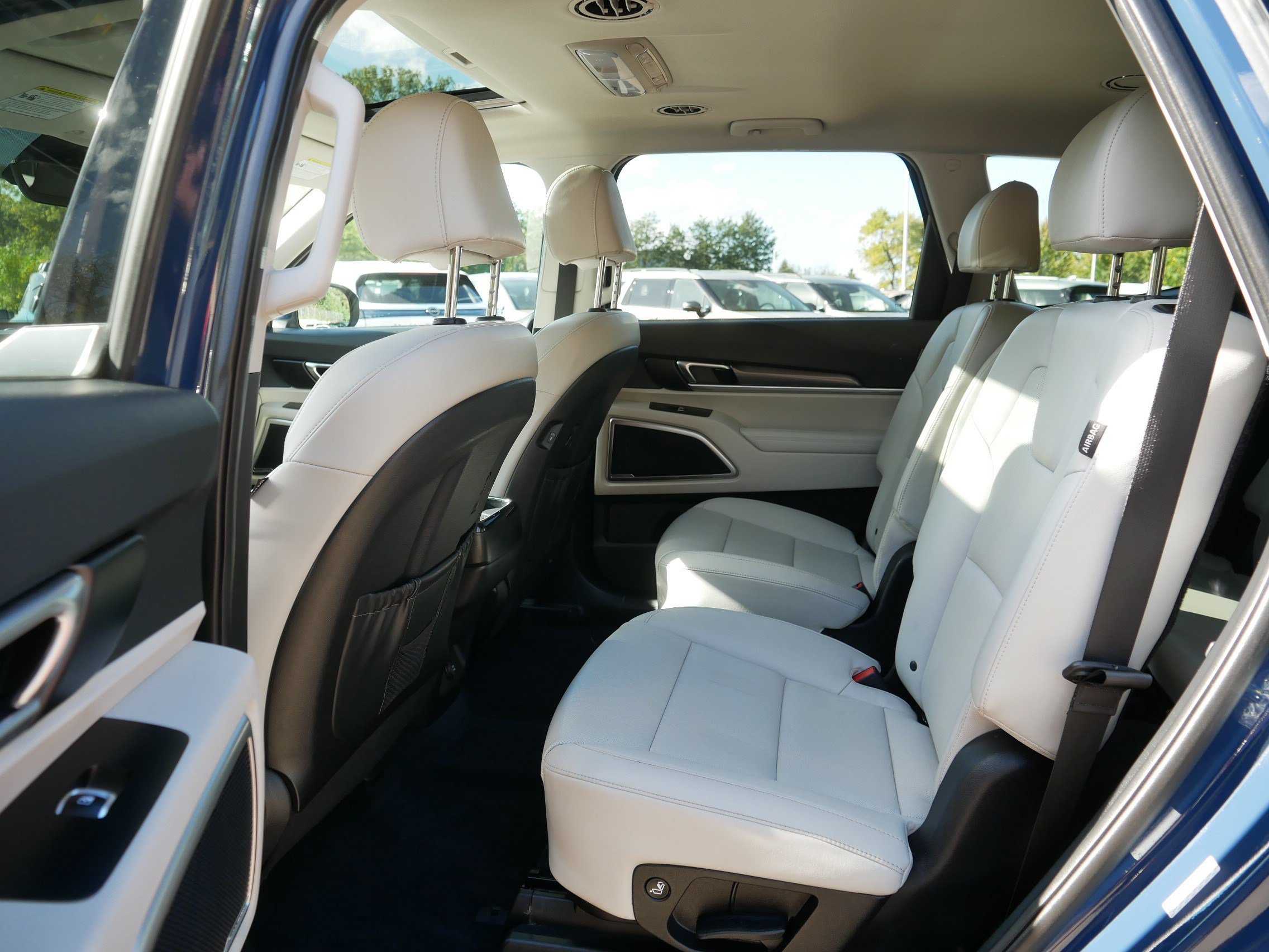 Certified 2024 Kia Telluride S w/ S Sunroof Package AWD/4WD image 36