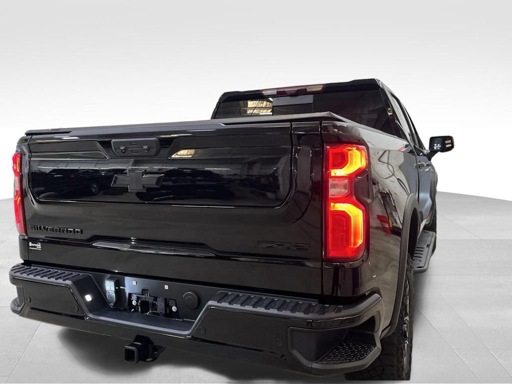 Used 2025 Chevrolet Silverado 1500 ZR2 w/ Technology Package AWD/4WD image 5