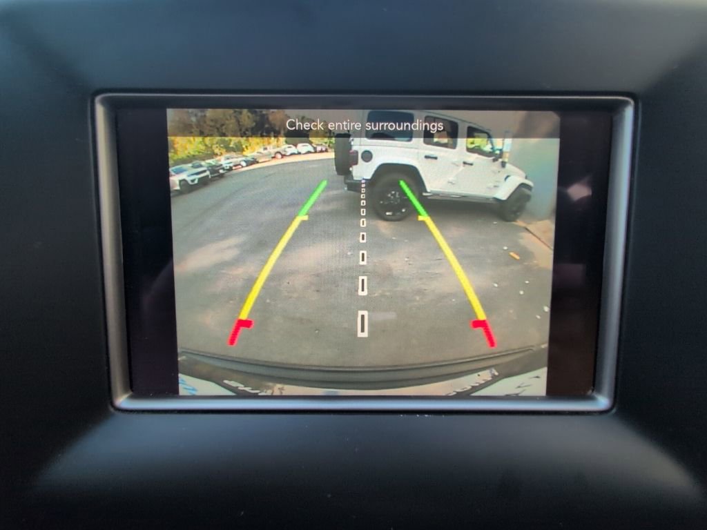 Used 2021 Jeep Grand Cherokee Laredo image 23