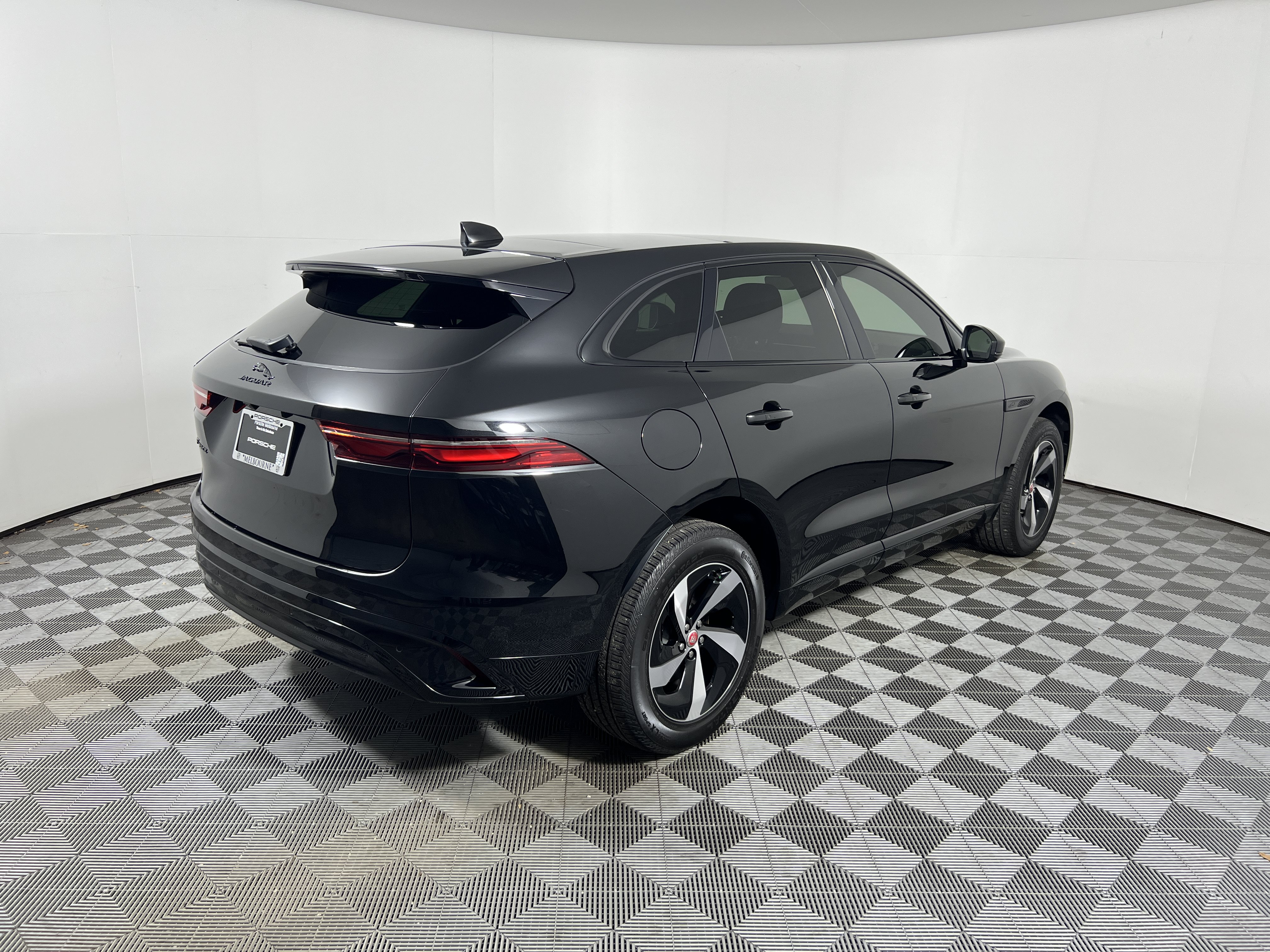 Used 2022 Jaguar F-PACE S AWD/4WD image 5