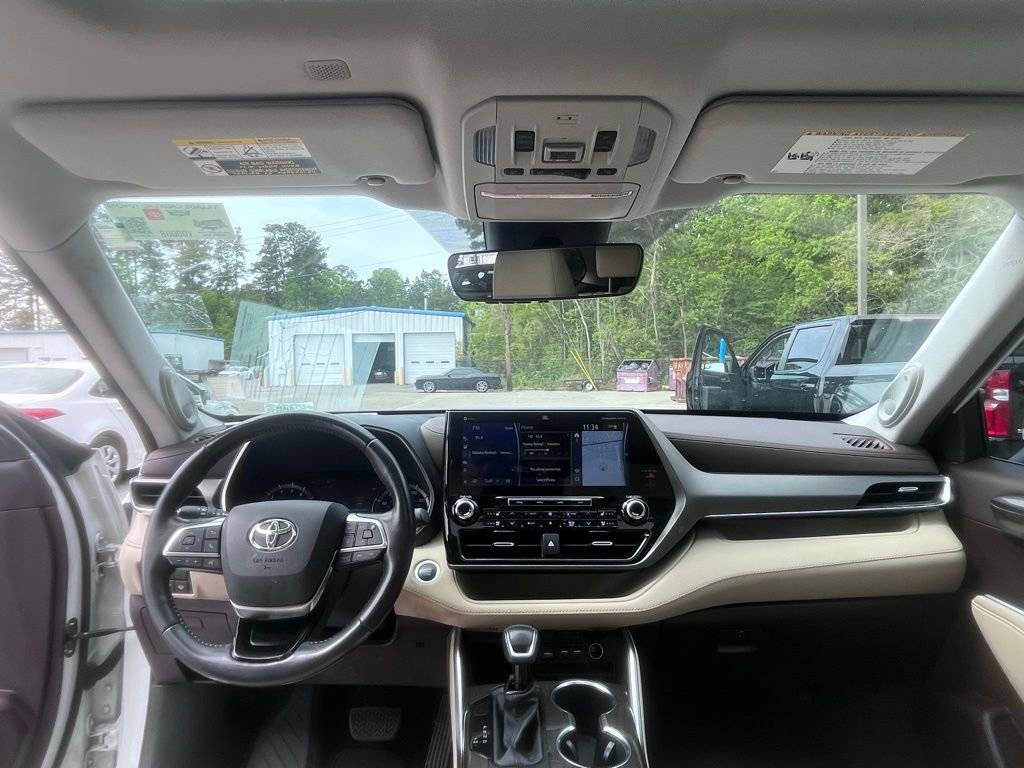 Used 2021 Toyota Highlander Limited image 9