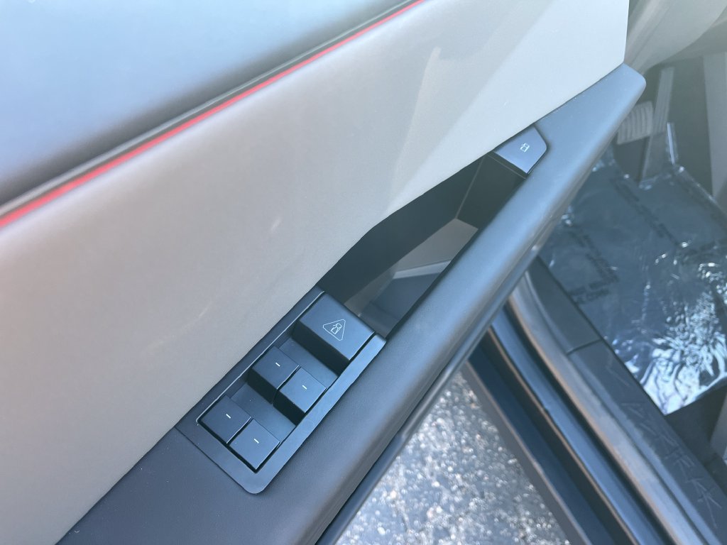 Used 2026 Tesla Cybertruck AWD Crew Cab image 12