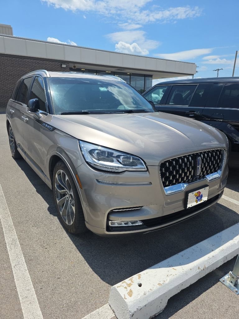 Used 2021 Lincoln Aviator Grand Touring w/ Equipment Group 302A AWD/4WD image 2