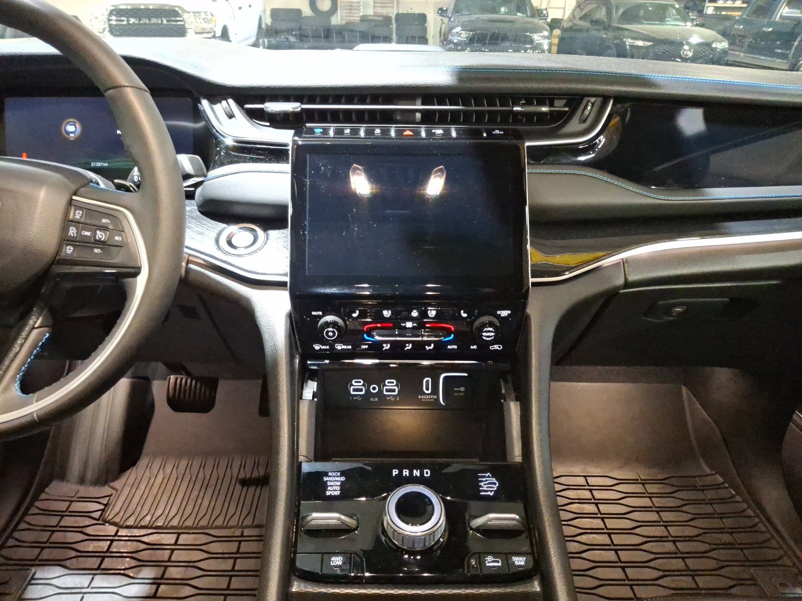 Certified 2024 Jeep Grand Cherokee Trailhawk AWD/4WD image 10