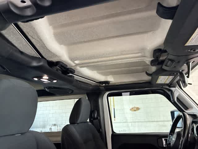Used 2020 Jeep Wrangler Sport AWD/4WD image 22