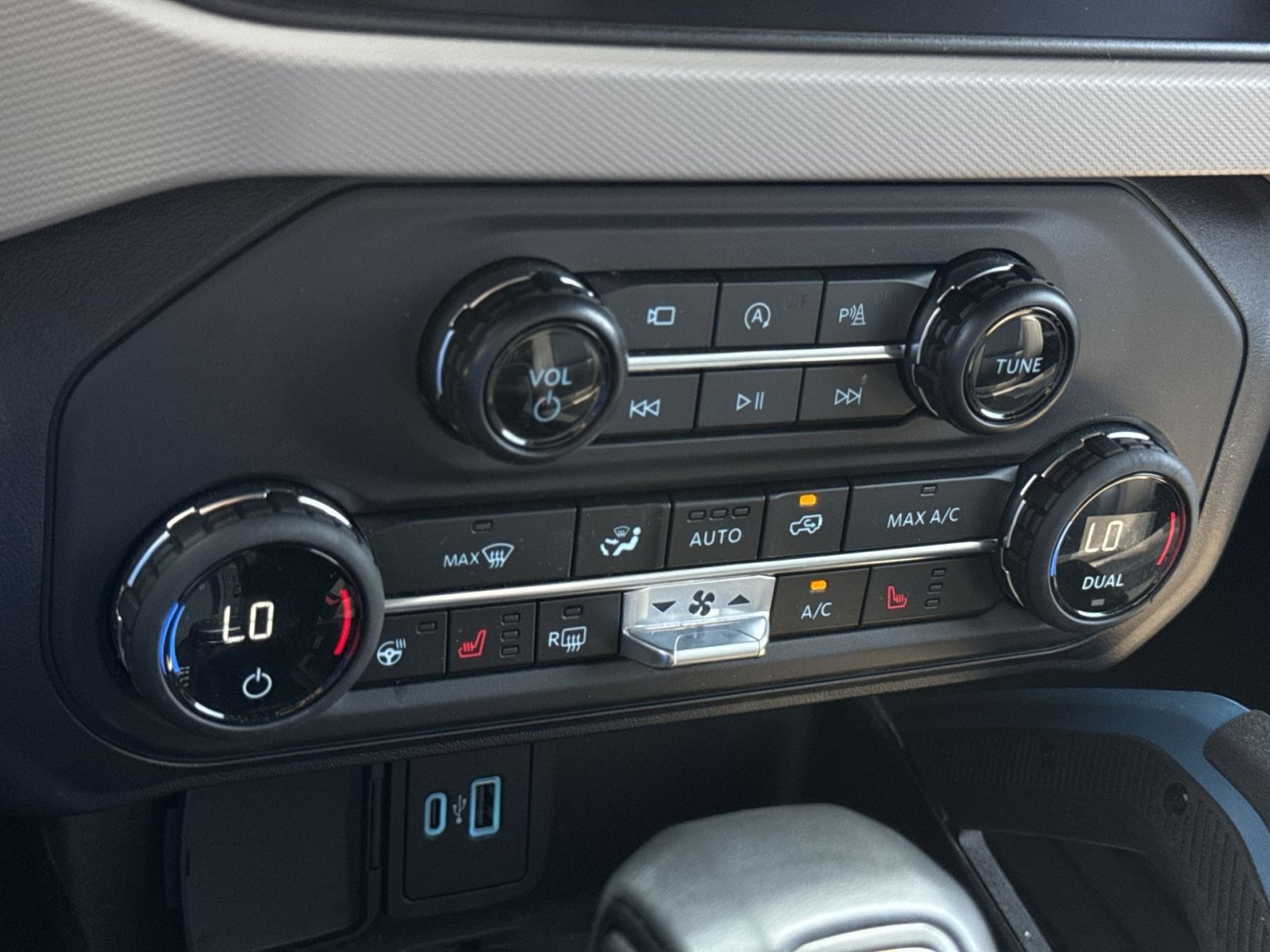Used 2023 Ford Bronco Wildtrak AWD/4WD image 21
