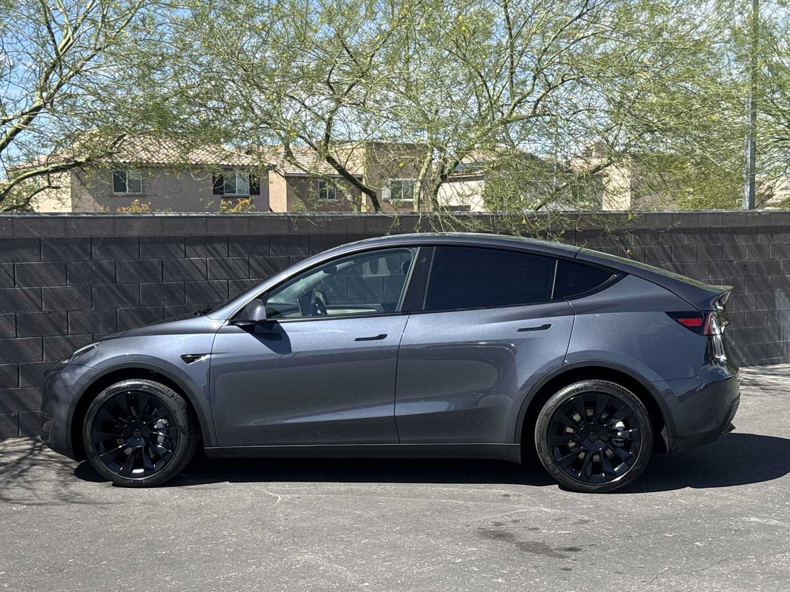 Used 2023 Tesla Model Y Long Range AWD/4WD image 5