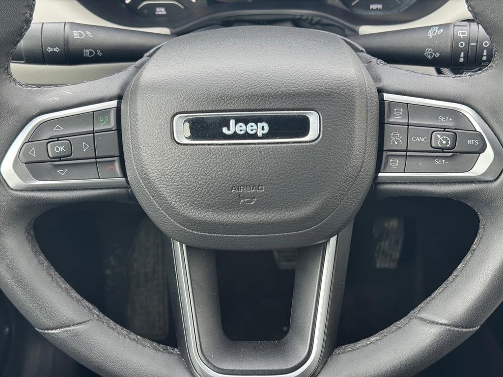 Used 2023 Jeep Compass Limited image 12