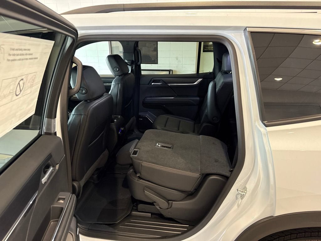 New 2026 GMC Acadia Elevation w/ Elevation Premium Package AWD/4WD image 20