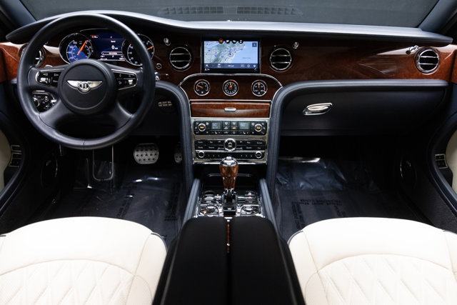 Used 2017 Bentley Mulsanne RWD image 3