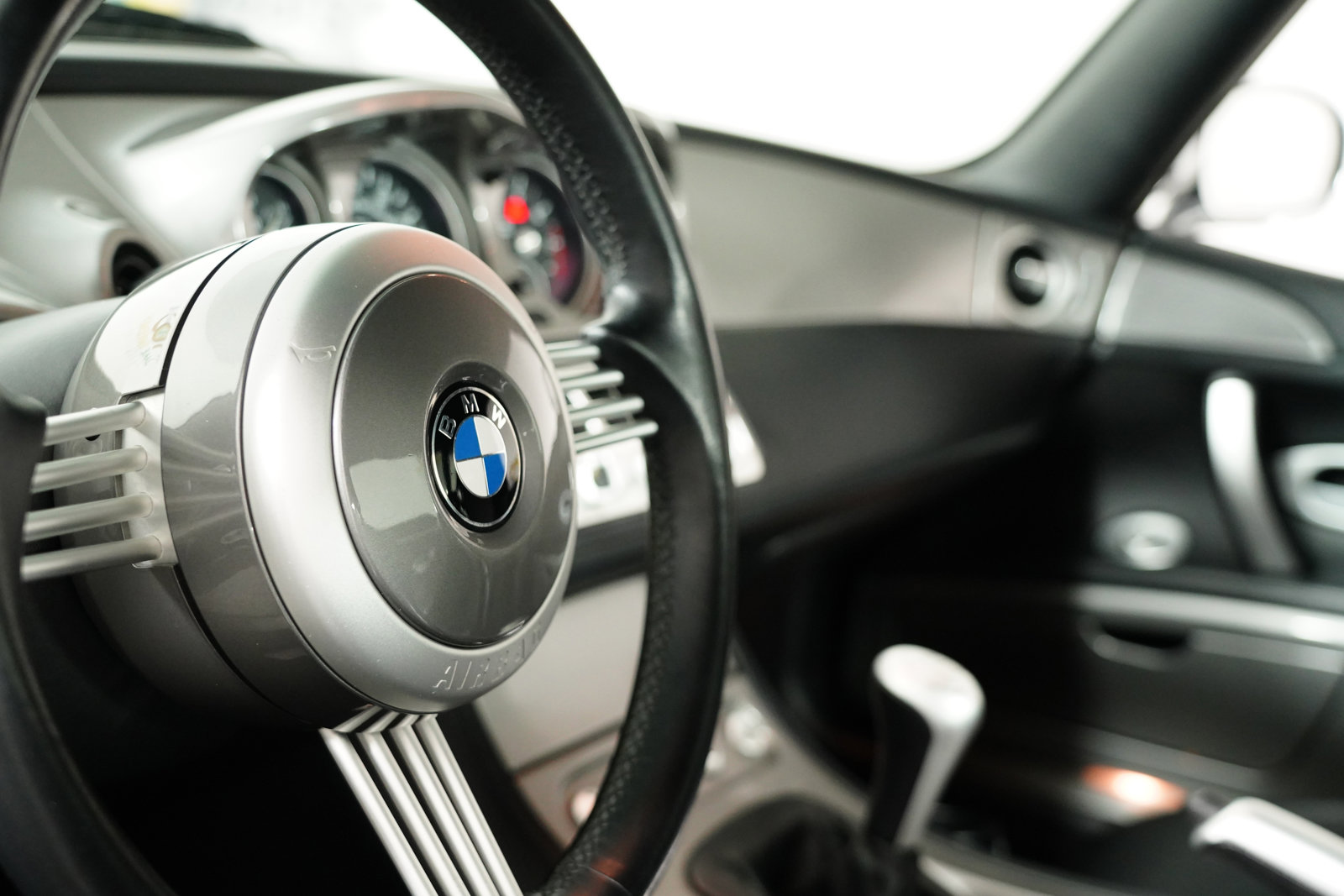 Used 2002 BMW Z8 image 34