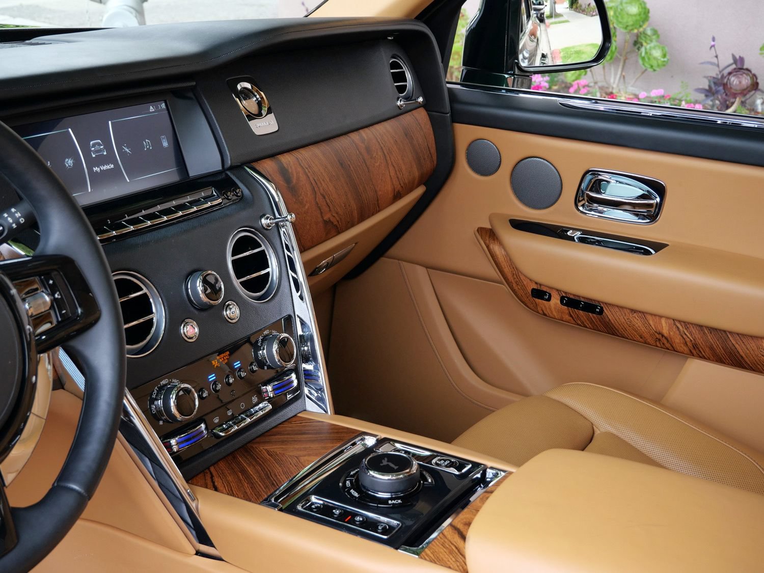 Used 2019 Rolls-Royce Cullinan AWD/4WD image 27