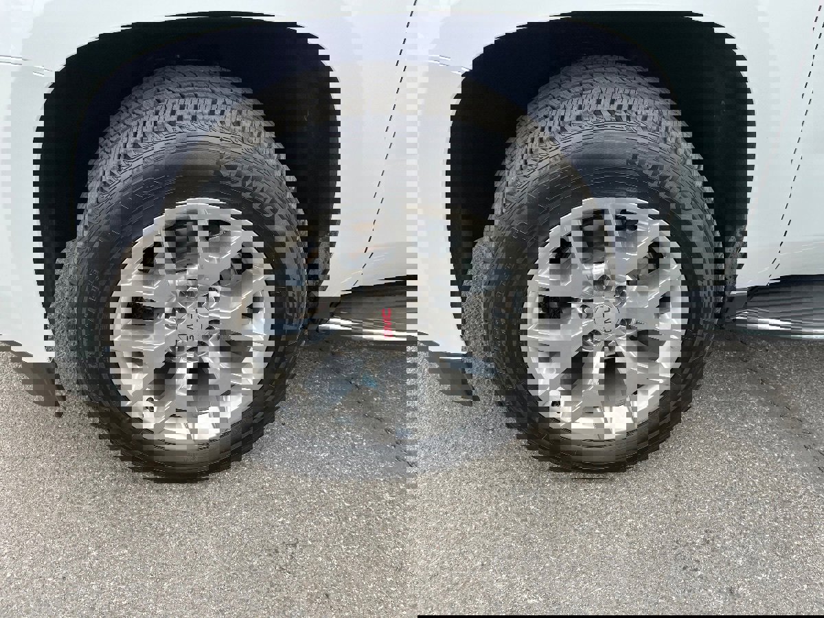 Used 2019 GMC Yukon XL SLE w/ SLE Value Package image 44