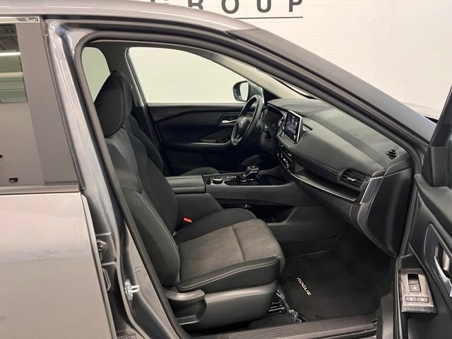 Used 2025 Nissan Rogue SV AWD/4WD image 12