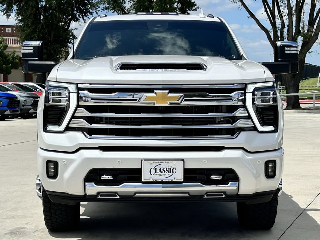Used 2024 Chevrolet Silverado 3500 High Country w/ High Country Premium Package AWD/4WD image 9
