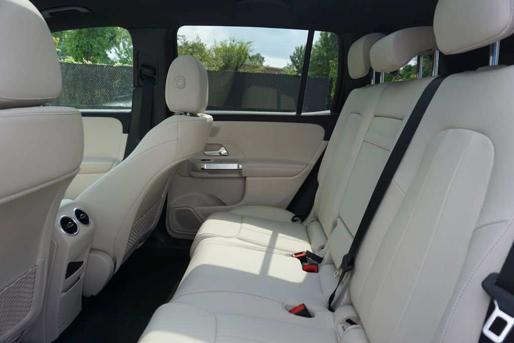 New 2025 Mercedes-Benz GLB 250 4MATIC image 13