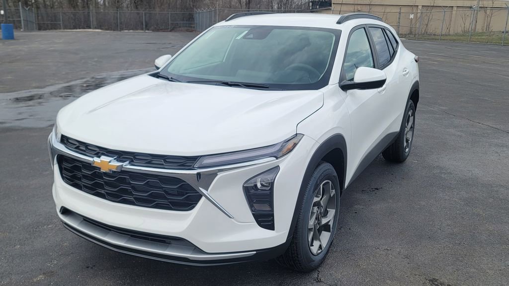 New 2026 Chevrolet Trax LT image 3