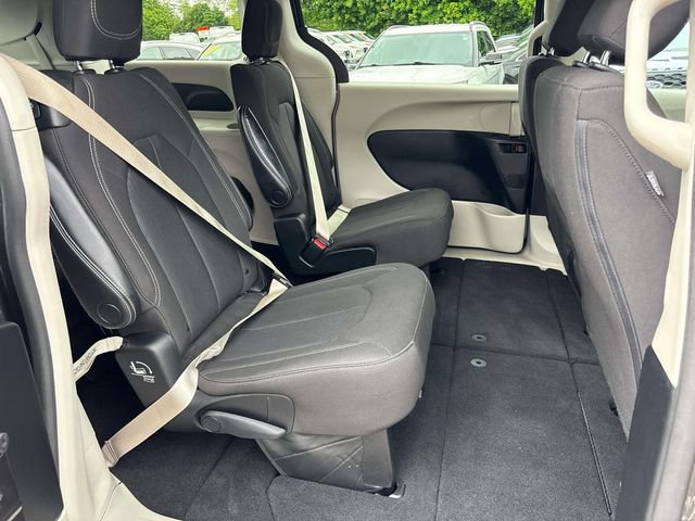 Used 2023 Chrysler Voyager LX FWD image 22