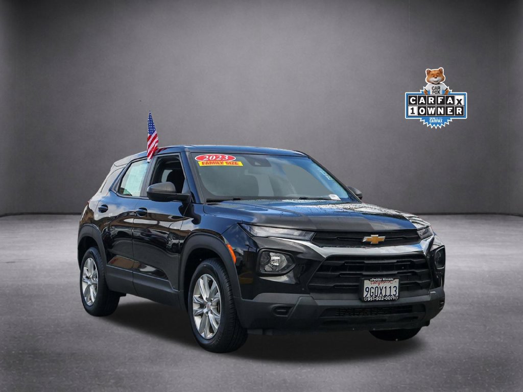 Used 2023 Chevrolet TrailBlazer LS FWD image 2