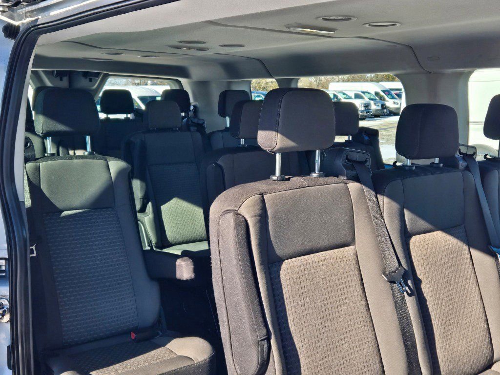 Used 2023 Ford Transit 350 XLT image 8