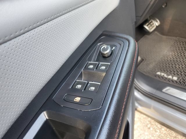 Used 2024 Volkswagen Atlas Peak Edition SE AWD/4WD image 19