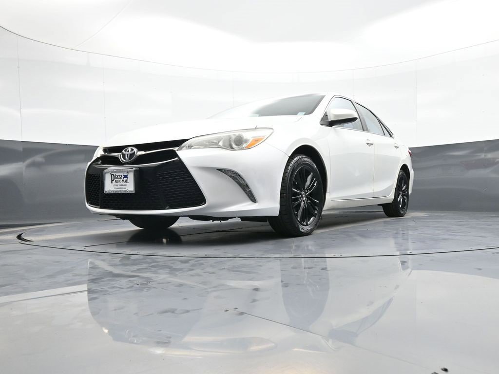 Used 2015 Toyota Camry SE image 24