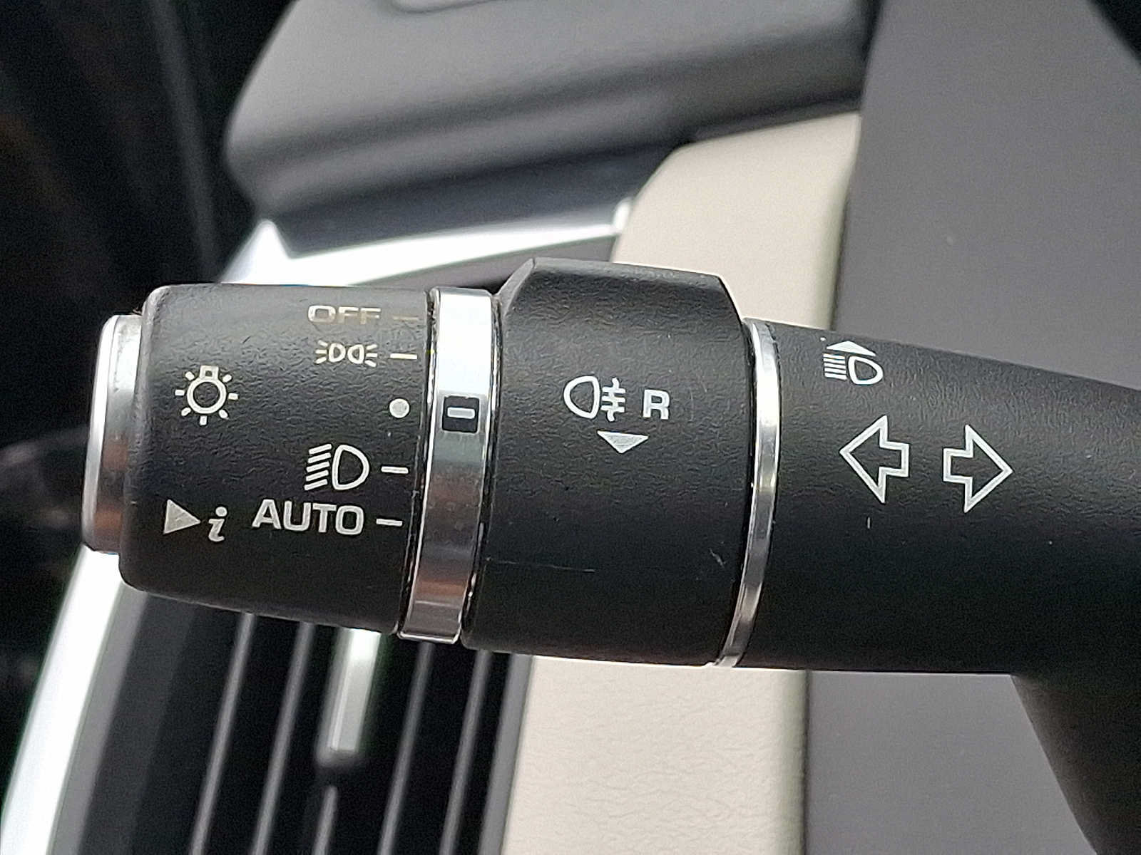 Used 2020 Jaguar E-PACE SE AWD/4WD image 26