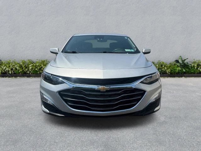 Used 2020 Chevrolet Malibu LS w/ Driver Confidence Package II image 3