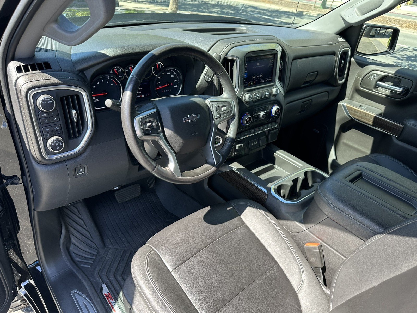 Used 2022 Chevrolet Silverado 1500 LT Trail Boss w/ LT Trail Boss Premium Package AWD/4WD image 19