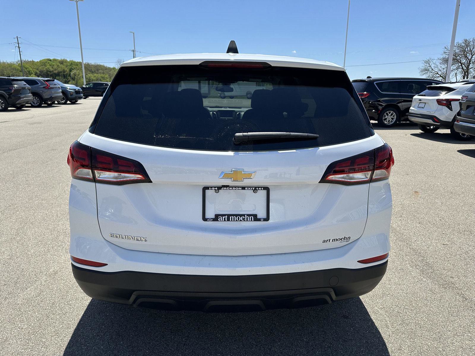 Used 2023 Chevrolet Equinox LS w/ LS Convenience Package FWD image 4