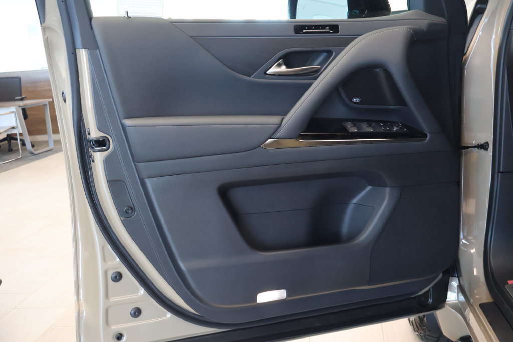 New 2026 Lexus LX 700h Overtrail AWD/4WD image 7