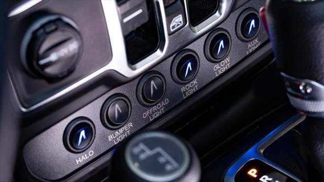 Used 2025 Jeep Gladiator Sport AWD/4WD image 25