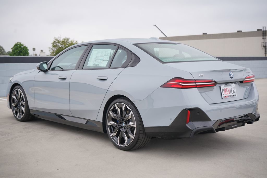 New 2026 BMW i5 eDrive40 w/ M Sport Package RWD image 7