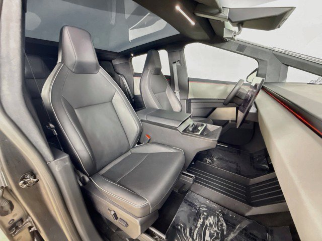 Used 2024 Tesla Cybertruck AWD Crew Cab image 27