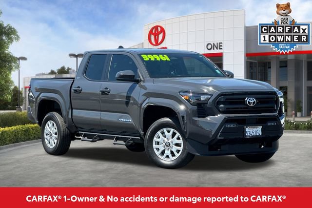 Used 2025 Toyota Tacoma SR5 AWD/4WD image 2