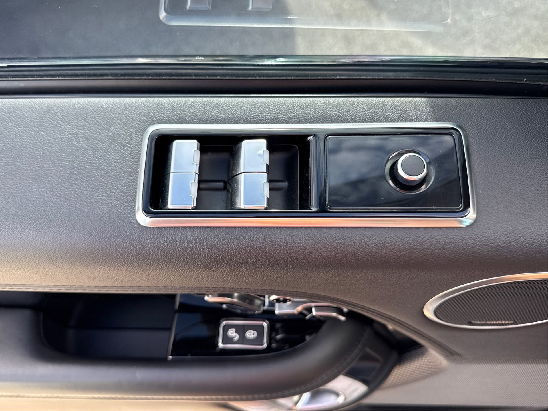 Used 2018 Land Rover Range Rover HSE image 36