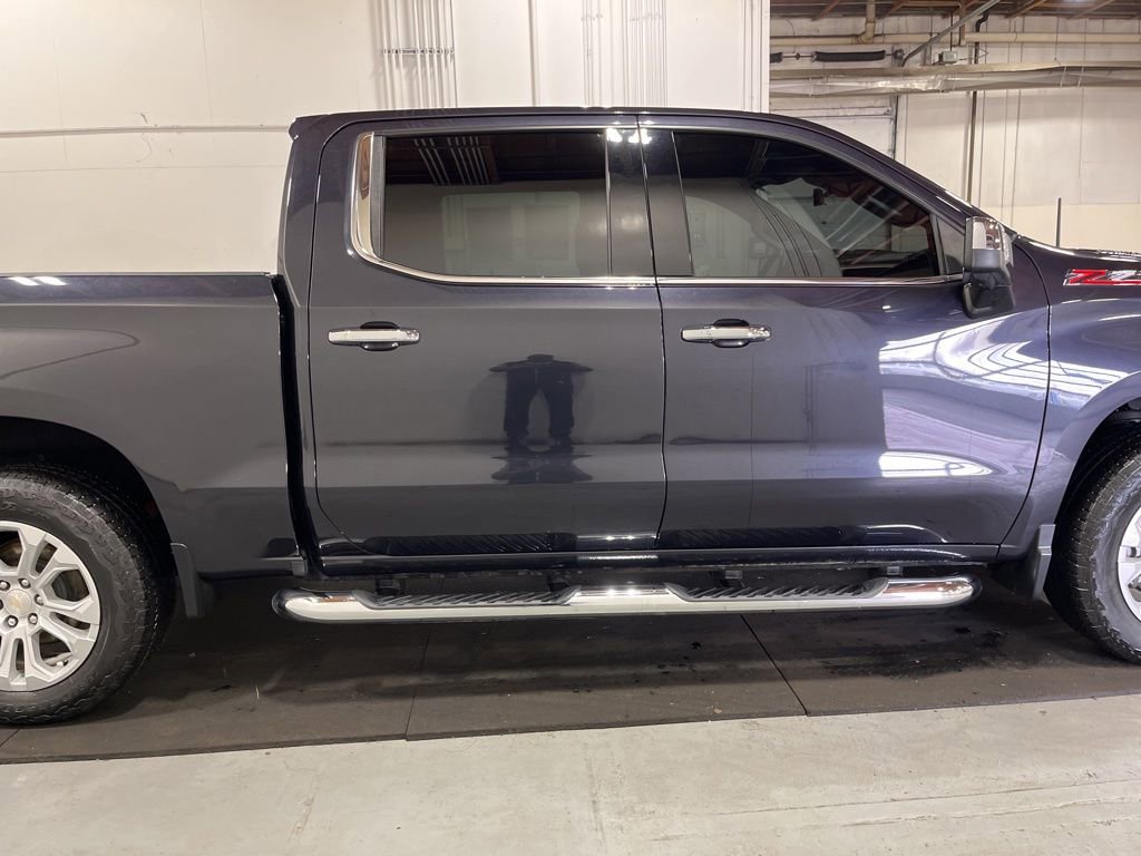 Used 2022 Chevrolet Silverado 1500 LTZ w/ LTZ Premium Package image 11